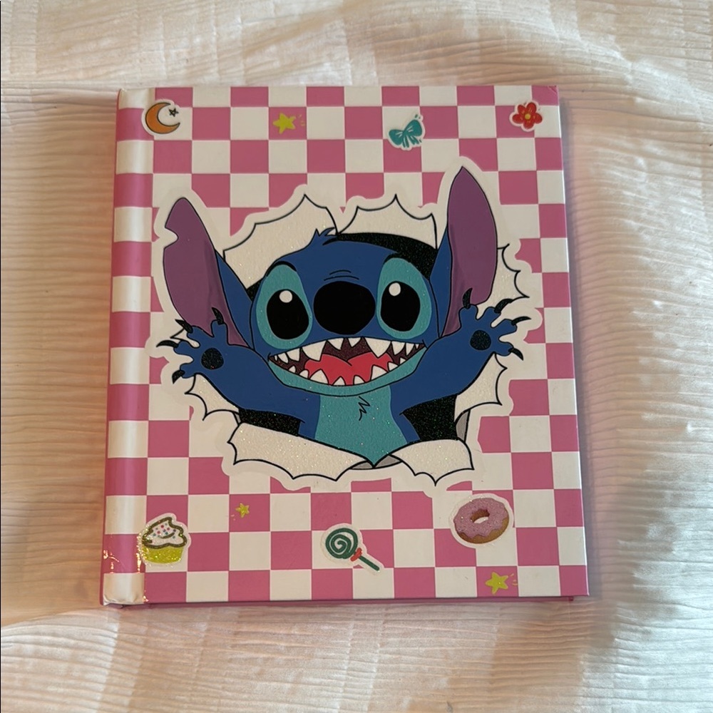 STITCH Pink and White Checkered Stitch make up
